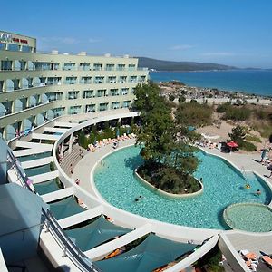 Jeravi Club Hotel